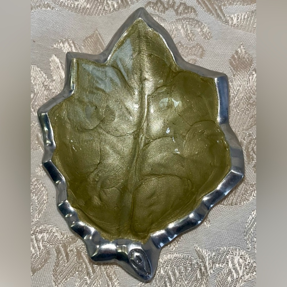 Julia Knight Kiwi Green Leaf Bowl 6x5" Enamel Aluminum Tray Home Collector Dish